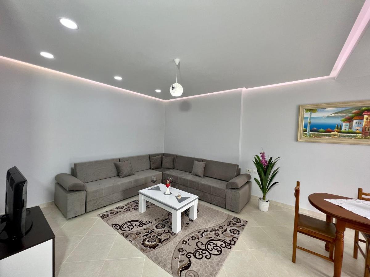 Keli's Place 3 *